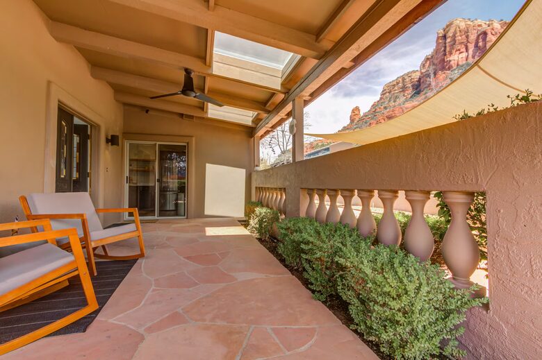 Mid-Century Retreat in Sedona's Dark Sky Country - Sedona, Arizona