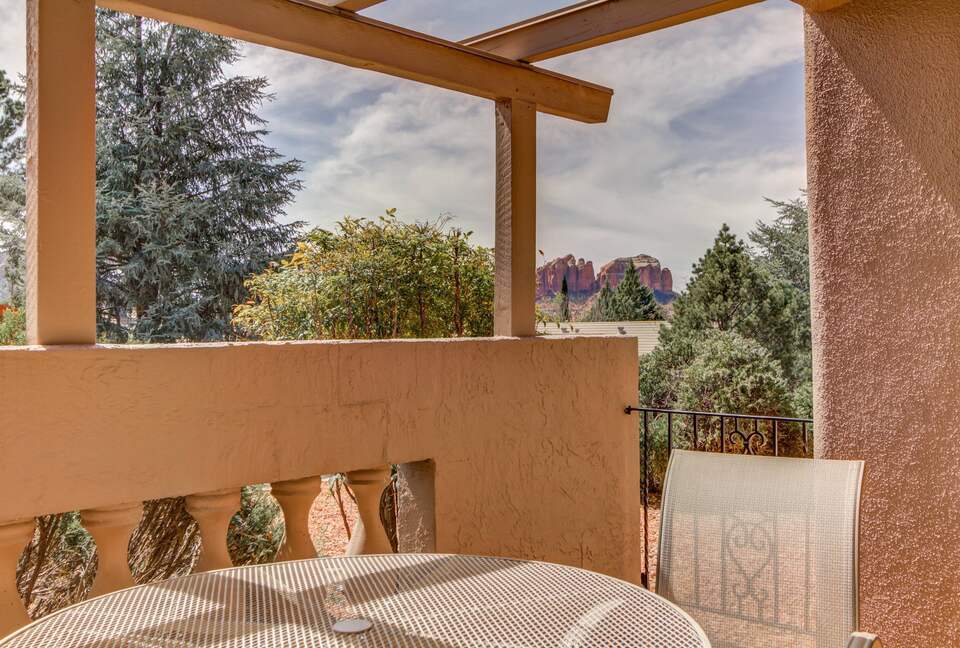 Mid-Century Retreat in Sedona's Dark Sky Country - Sedona, Arizona