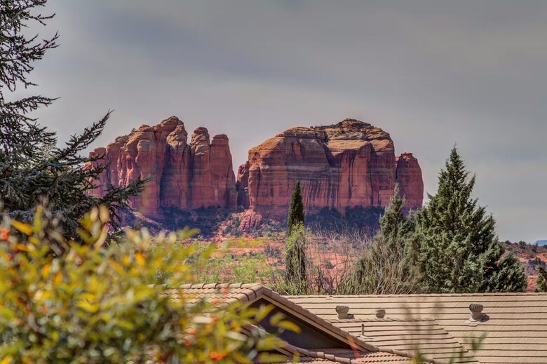 Mid-Century Retreat in Sedona's Dark Sky Country - Sedona, Arizona