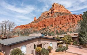 Mid-Century Retreat in Sedona's Dark Sky Country - Sedona, Arizona