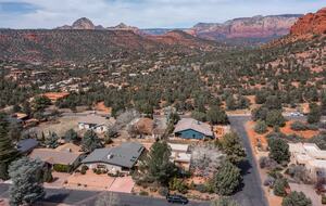 Mid-Century Retreat in Sedona's Dark Sky Country - Sedona, Arizona