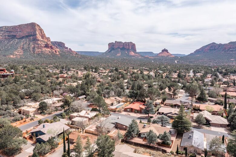 Mid-Century Retreat in Sedona's Dark Sky Country - Sedona, Arizona