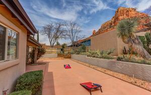 Mid-Century Retreat in Sedona's Dark Sky Country - Sedona, Arizona