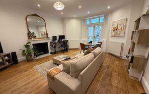 Sophisticated Holland Park Apartment - London, United Kingdom