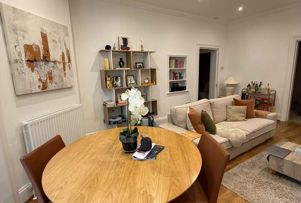 Sophisticated Holland Park Apartment - London, United Kingdom