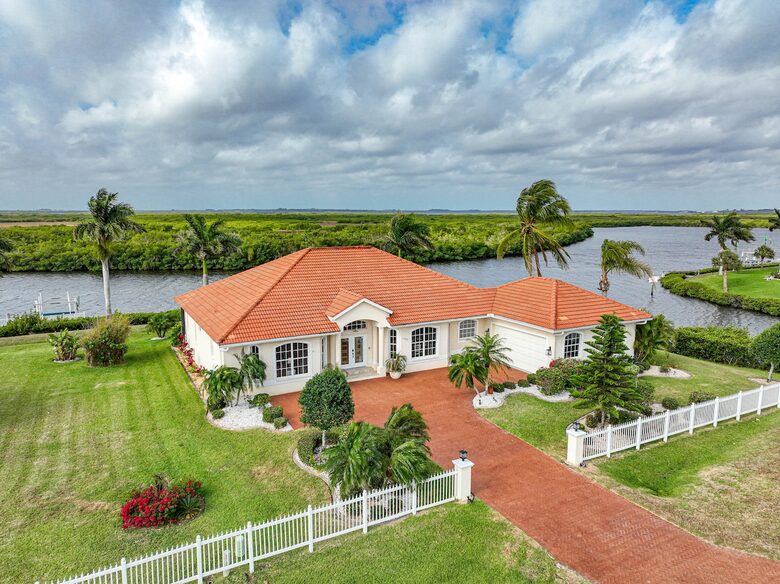Port Charlotte Waterfront Retreat with Private Dock - Port Charlotte, Florida