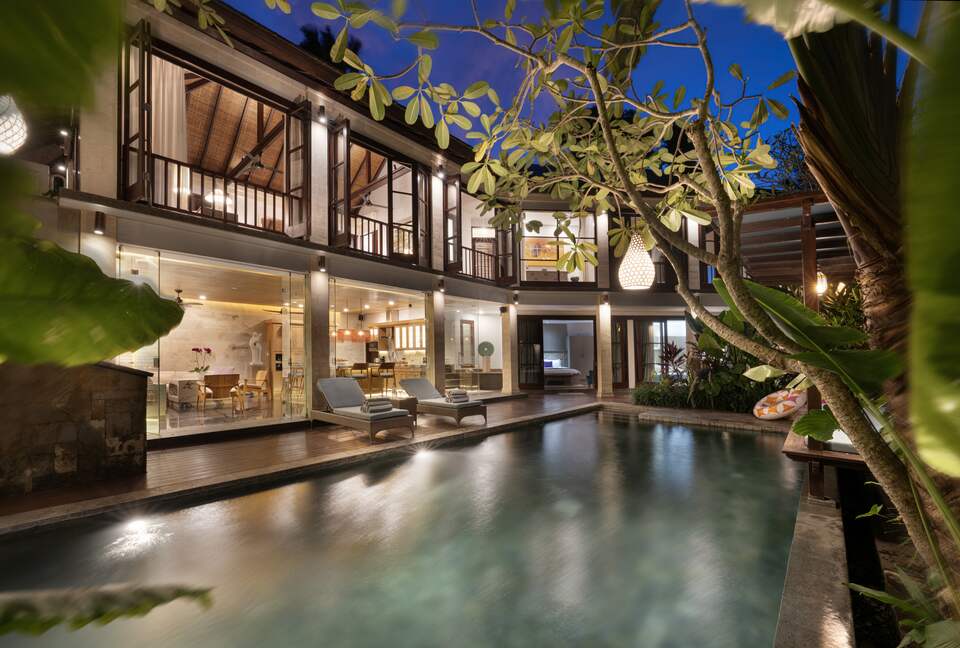 Elegant Jimbaran Retreat with Resort Amenities & Lush Privacy - Jimbaran Bay, Indonesia