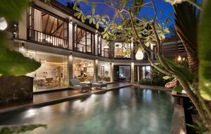 Elegant Jimbaran Retreat with Resort Amenities & Lush Privacy - Jimbaran Bay, Indonesia