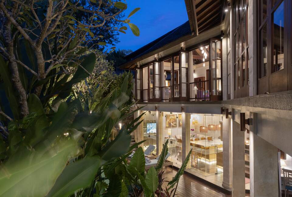 Elegant Jimbaran Retreat with Resort Amenities & Lush Privacy - Jimbaran Bay, Indonesia