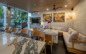 Elegant Jimbaran Retreat with Resort Amenities & Lush Privacy - Jimbaran Bay, Indonesia