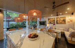 Elegant Jimbaran Retreat with Resort Amenities & Lush Privacy - Jimbaran Bay, Indonesia