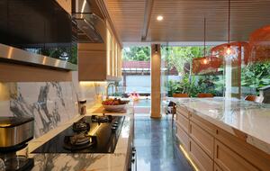 Elegant Jimbaran Retreat with Resort Amenities & Lush Privacy - Jimbaran Bay, Indonesia