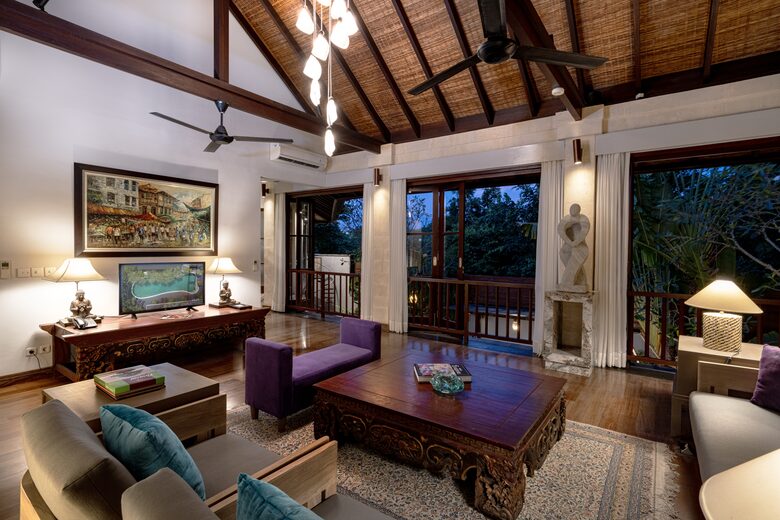 Elegant Jimbaran Retreat with Resort Amenities & Lush Privacy - Jimbaran Bay, Indonesia