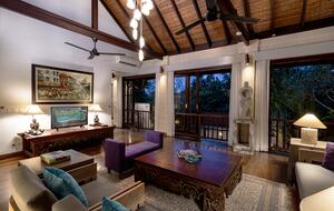 Elegant Jimbaran Retreat with Resort Amenities & Lush Privacy - Jimbaran Bay, Indonesia