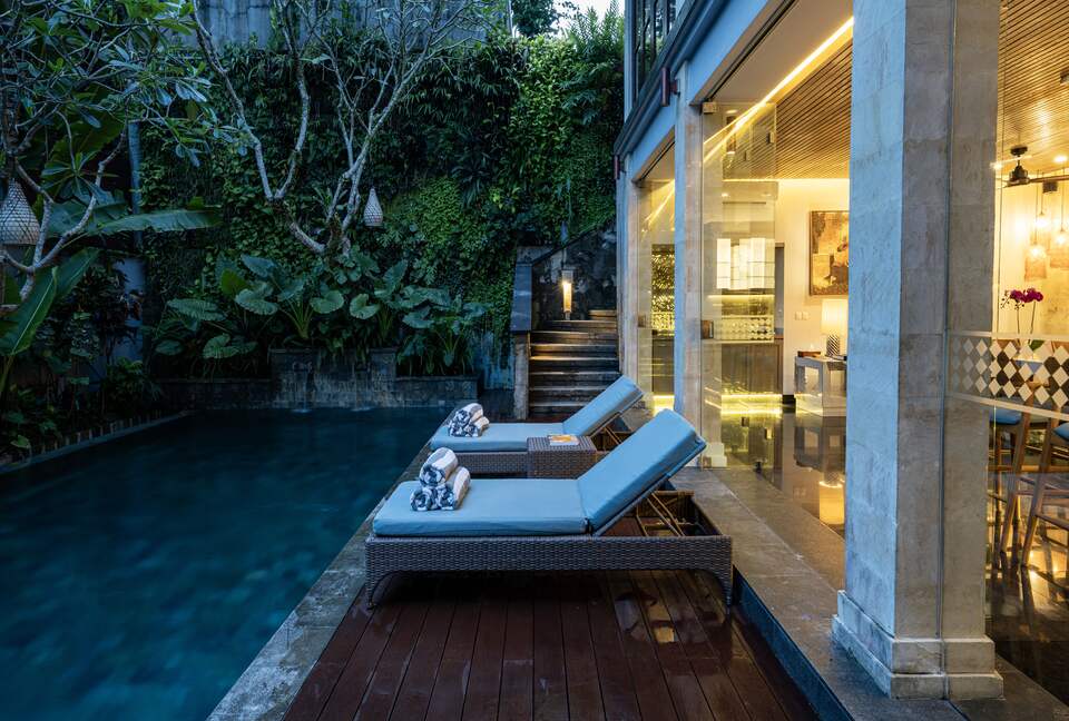 Elegant Jimbaran Retreat with Resort Amenities & Lush Privacy - Jimbaran Bay, Indonesia
