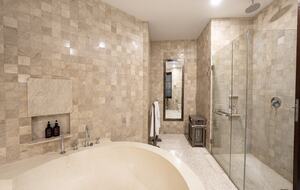Elegant Jimbaran Retreat with Resort Amenities & Lush Privacy - Jimbaran Bay, Indonesia