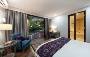 Elegant Jimbaran Retreat with Resort Amenities & Lush Privacy - Jimbaran Bay, Indonesia