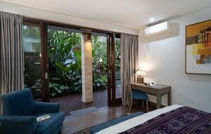 Elegant Jimbaran Retreat with Resort Amenities & Lush Privacy - Jimbaran Bay, Indonesia