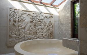 Elegant Jimbaran Retreat with Resort Amenities & Lush Privacy - Jimbaran Bay, Indonesia
