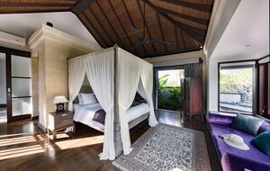 Elegant Jimbaran Retreat with Resort Amenities & Lush Privacy - Jimbaran Bay, Indonesia