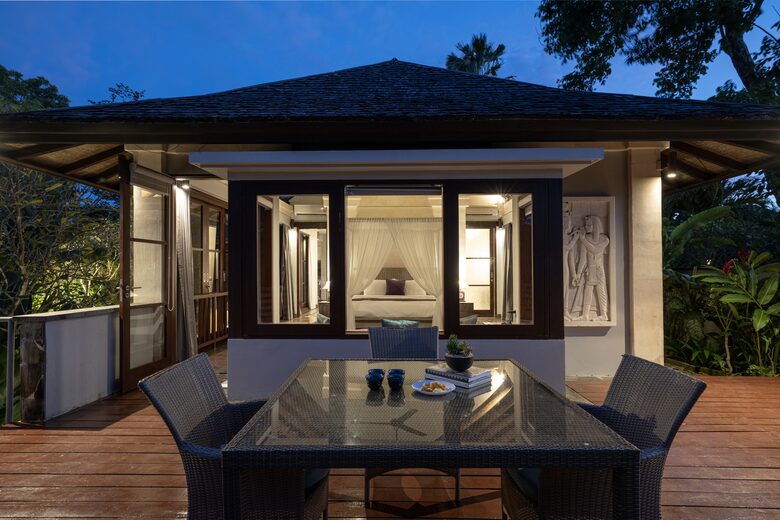 Elegant Jimbaran Retreat with Resort Amenities & Lush Privacy - Jimbaran Bay, Indonesia