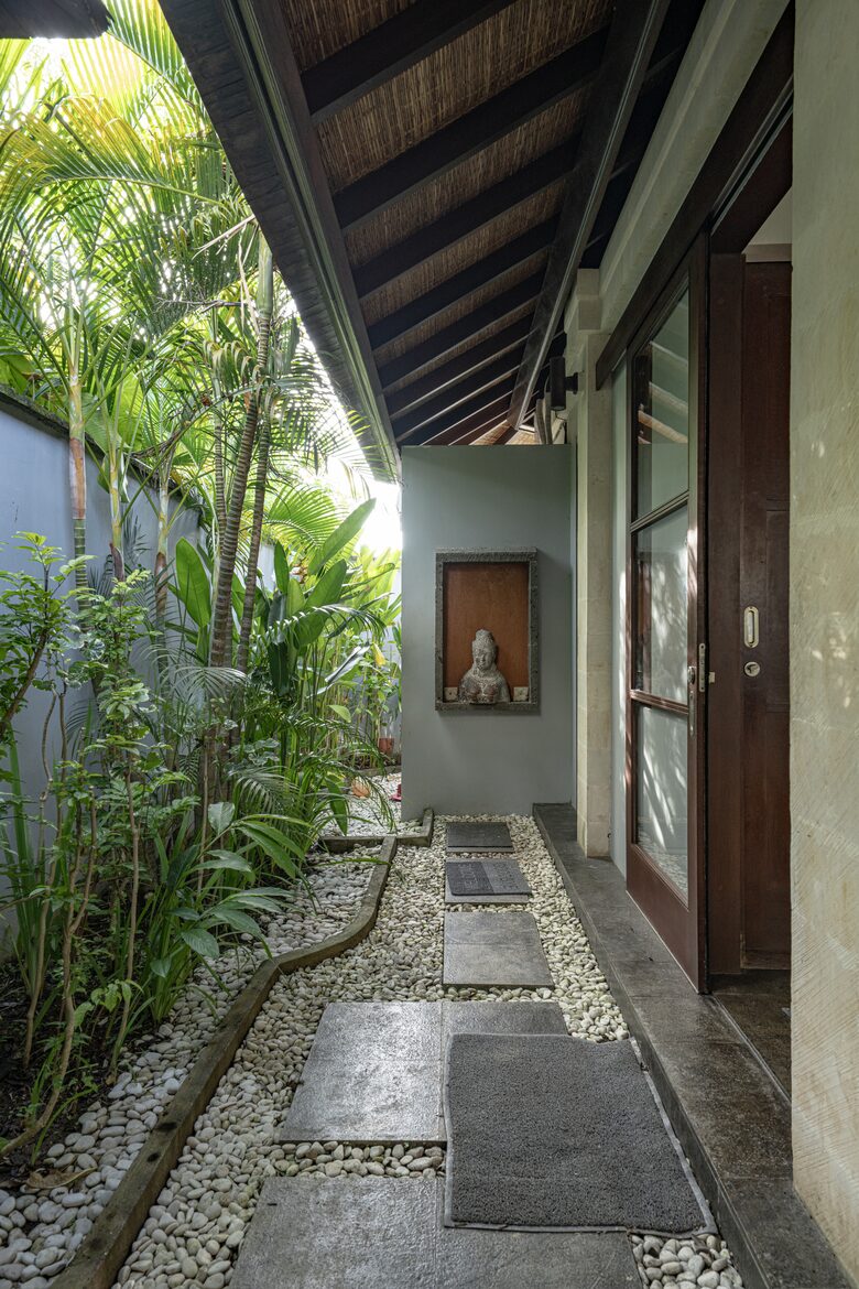 Elegant Jimbaran Retreat with Resort Amenities & Lush Privacy - Jimbaran Bay, Indonesia
