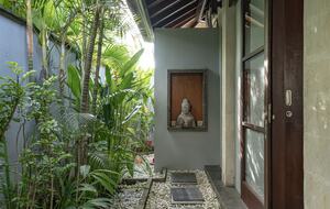 Elegant Jimbaran Retreat with Resort Amenities & Lush Privacy - Jimbaran Bay, Indonesia