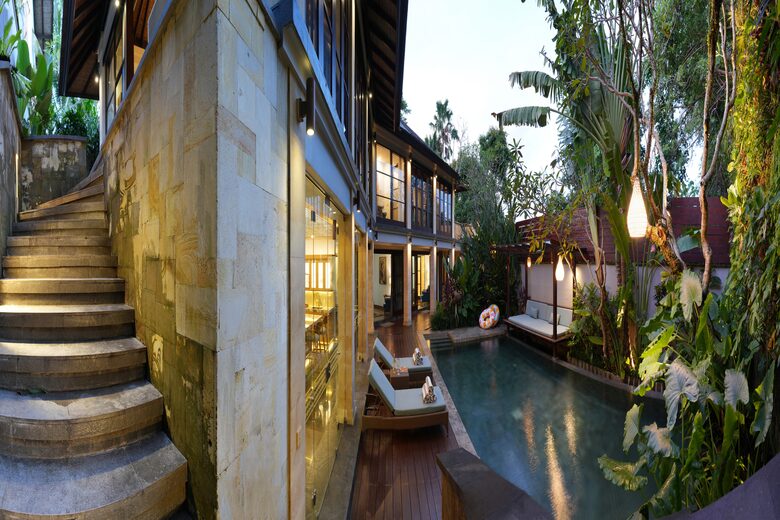 Elegant Jimbaran Retreat with Resort Amenities & Lush Privacy - Jimbaran Bay, Indonesia