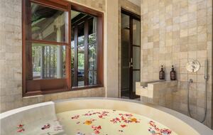 Elegant Jimbaran Retreat with Resort Amenities & Lush Privacy - Jimbaran Bay, Indonesia