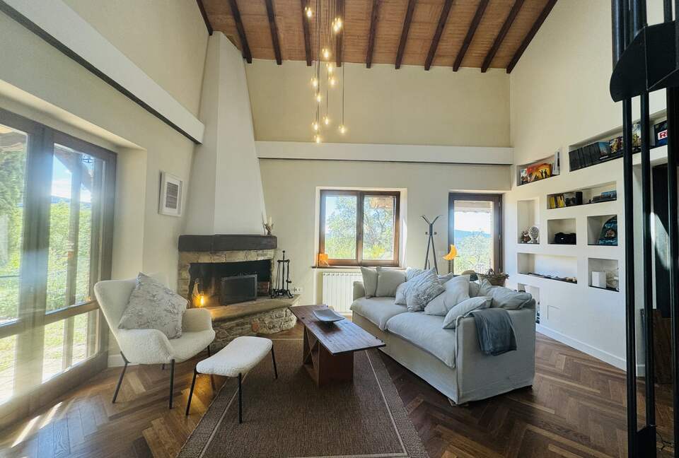 Umbrian Home with Private Woodland - Piegaro, Italy