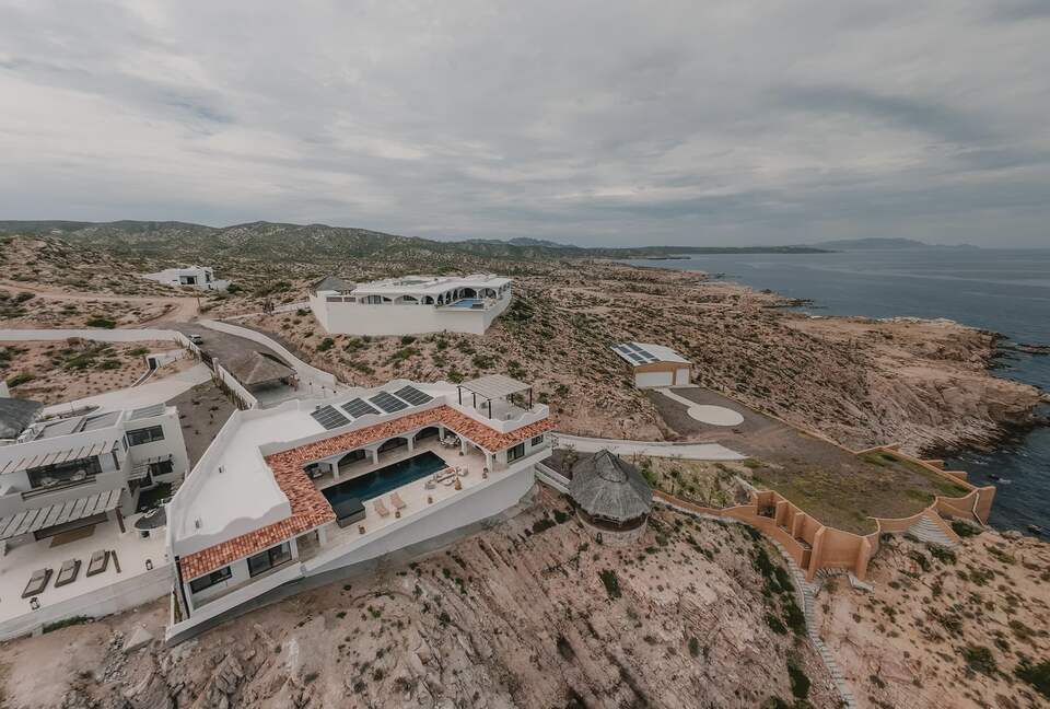 Casa Mantarraya | Modern Off-Grid Sanctuary Above the Sea of Cortez - Puerto Mexia, Mexico