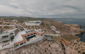 Casa Mantarraya | Modern Off-Grid Sanctuary Above the Sea of Cortez - Puerto Mexia, Mexico