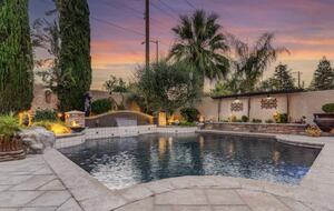 Private Backyard Oasis Near Bakersfield's Best Attractions - Bakersfield, California