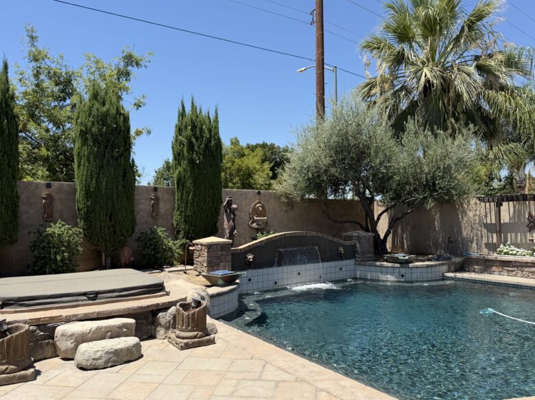 Private Backyard Oasis Near Bakersfield's Best Attractions - Bakersfield, California