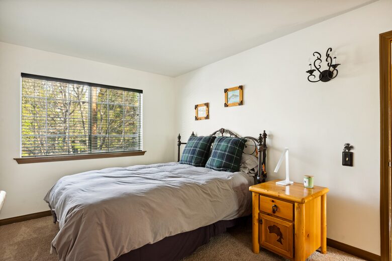 Lake Arrowhead Fireside Gathering Lodge - Lake Arrowhead, California
