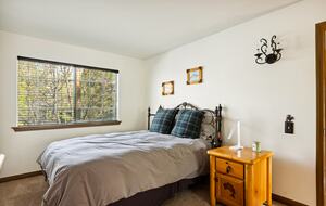 Lake Arrowhead Fireside Gathering Lodge - Lake Arrowhead, California