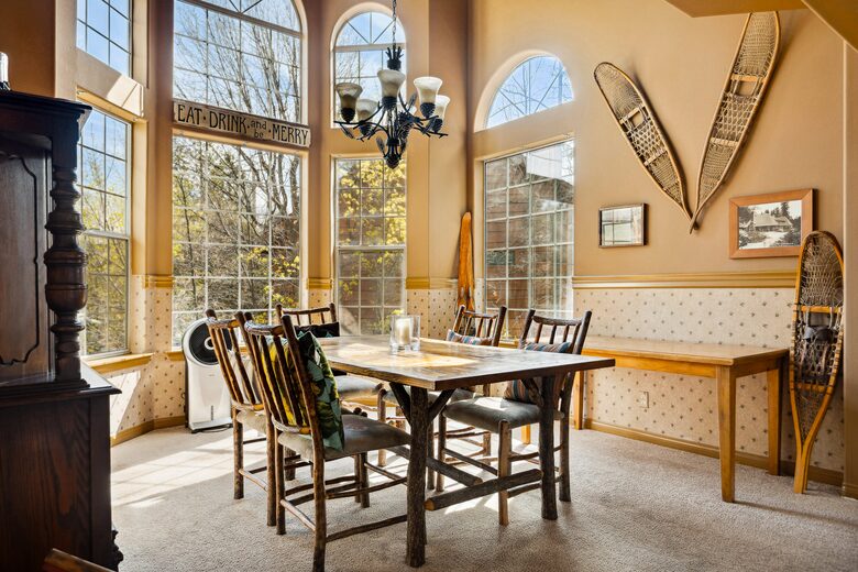 Lake Arrowhead Fireside Gathering Lodge - Lake Arrowhead, California