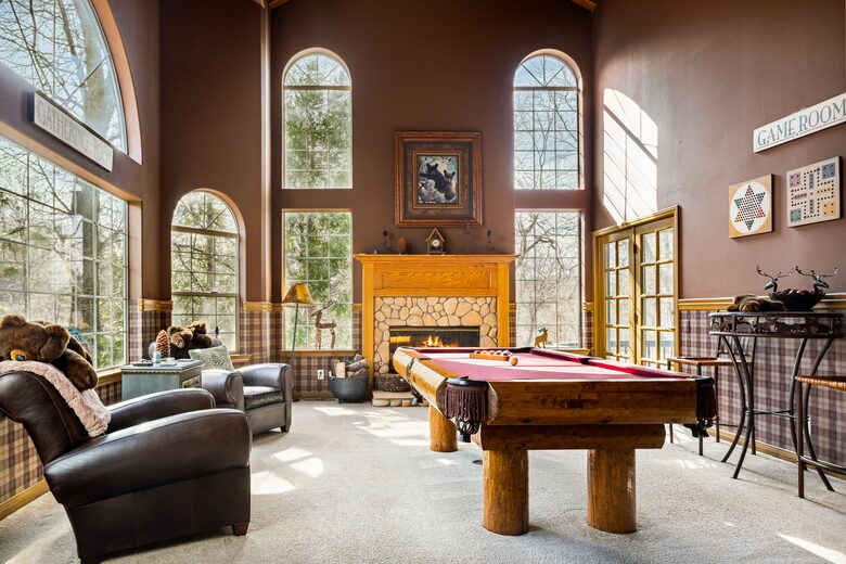 Lake Arrowhead Fireside Gathering Lodge - Lake Arrowhead, California