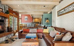 Lake Arrowhead Fireside Gathering Lodge - Lake Arrowhead, California