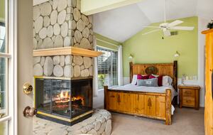 Lake Arrowhead Fireside Gathering Lodge - Lake Arrowhead, California