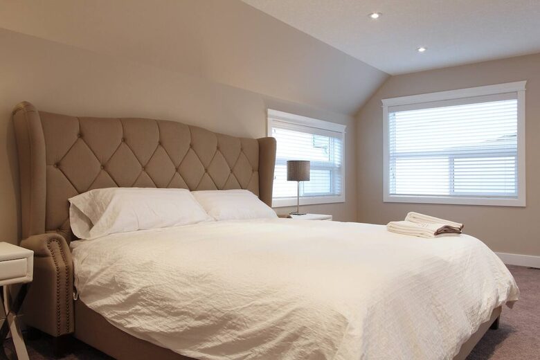 Contemporary Calgary Escape Near Downtown - Calgary, Canada