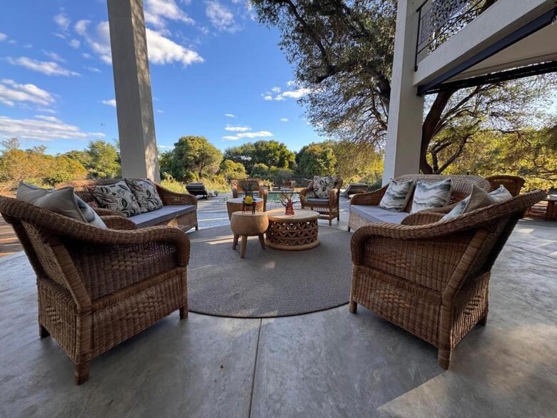 Tapologo River Lodge - Tsetsebjwe, Botswana