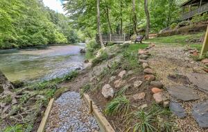 Ellijay Riverfront Cabin - Ellijay, Georgia