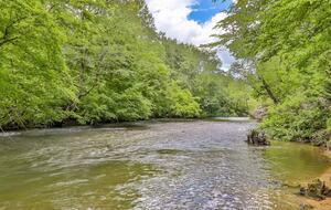 Ellijay Riverfront Cabin - Ellijay, Georgia