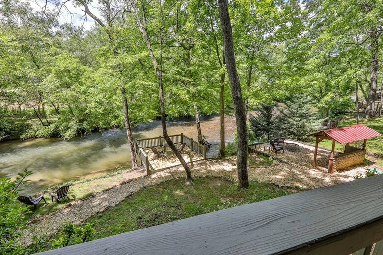 Ellijay Riverfront Cabin - Ellijay, Georgia