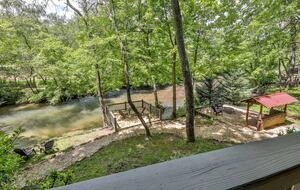 Ellijay Riverfront Cabin - Ellijay, Georgia