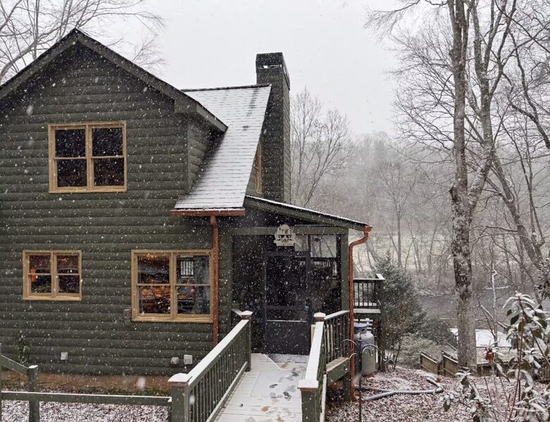 Ellijay Riverfront Cabin - Ellijay, Georgia