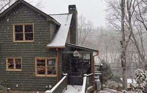 Ellijay Riverfront Cabin - Ellijay, Georgia