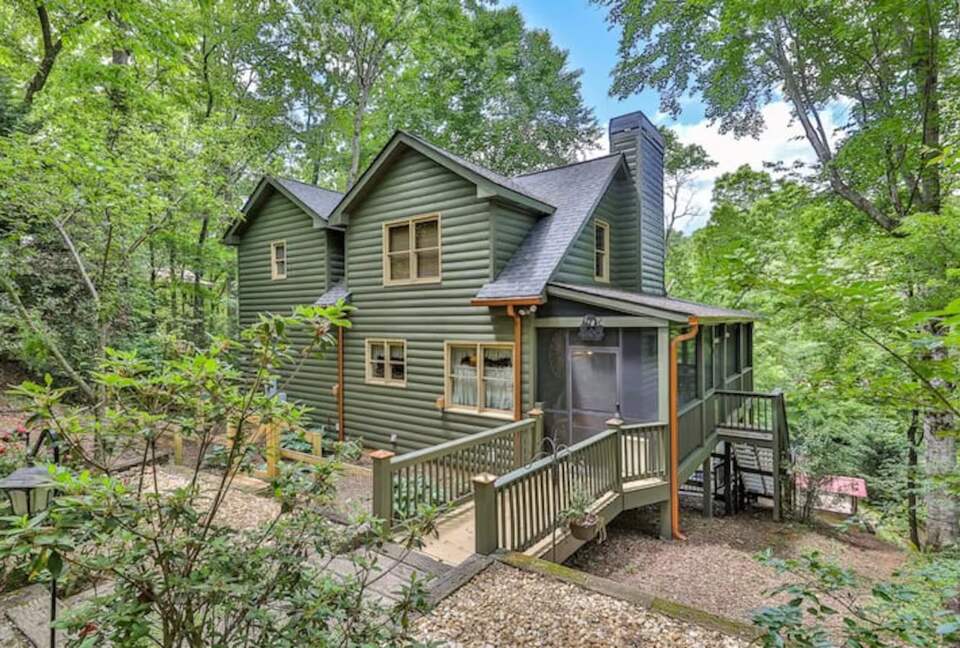 Ellijay Riverfront Cabin - Ellijay, Georgia
