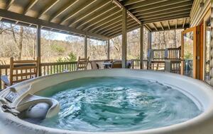 Ellijay Riverfront Cabin - Ellijay, Georgia